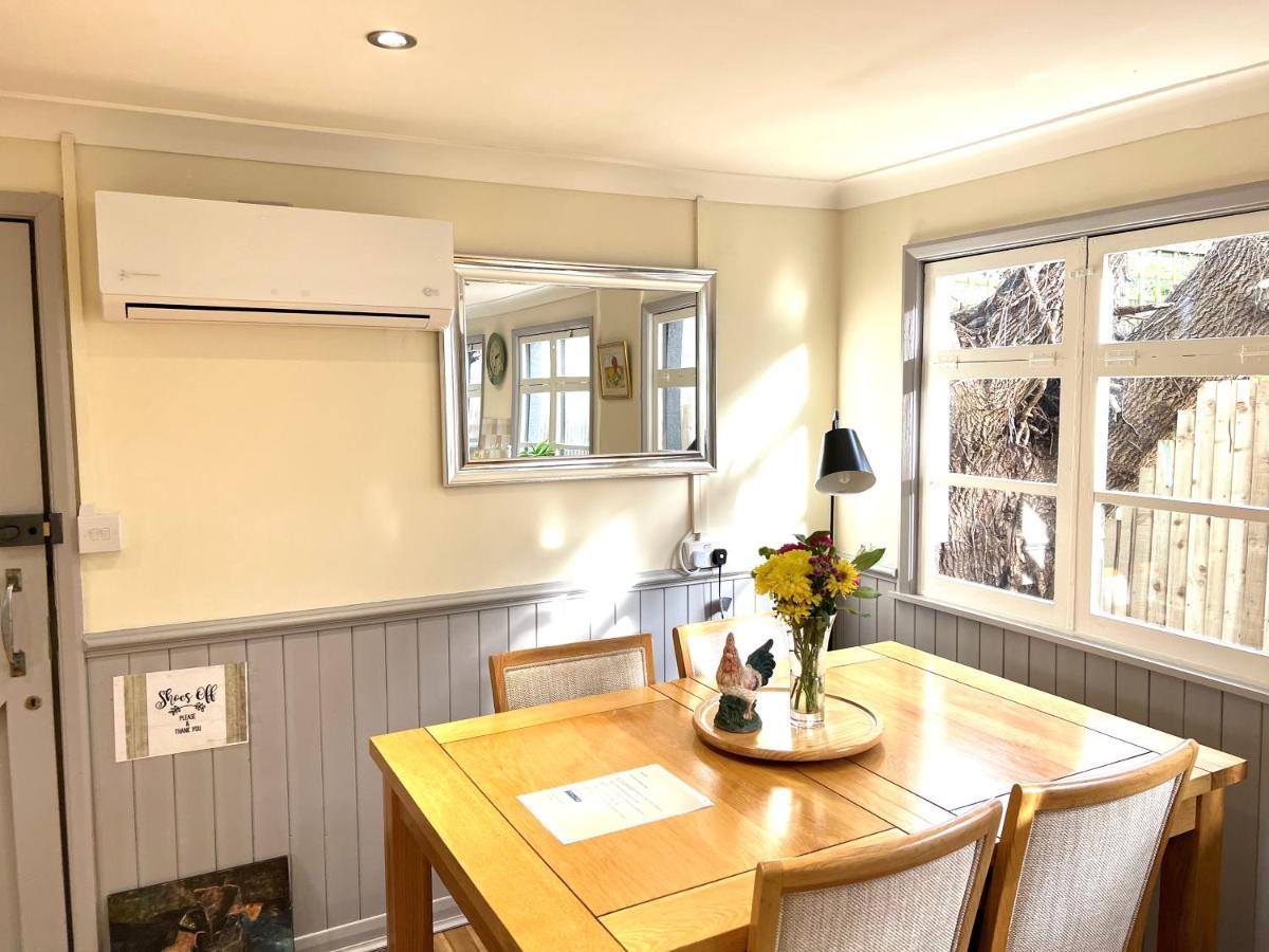 Amber Lodge Hickstead-A バージェス・ヒル エクステリア 写真