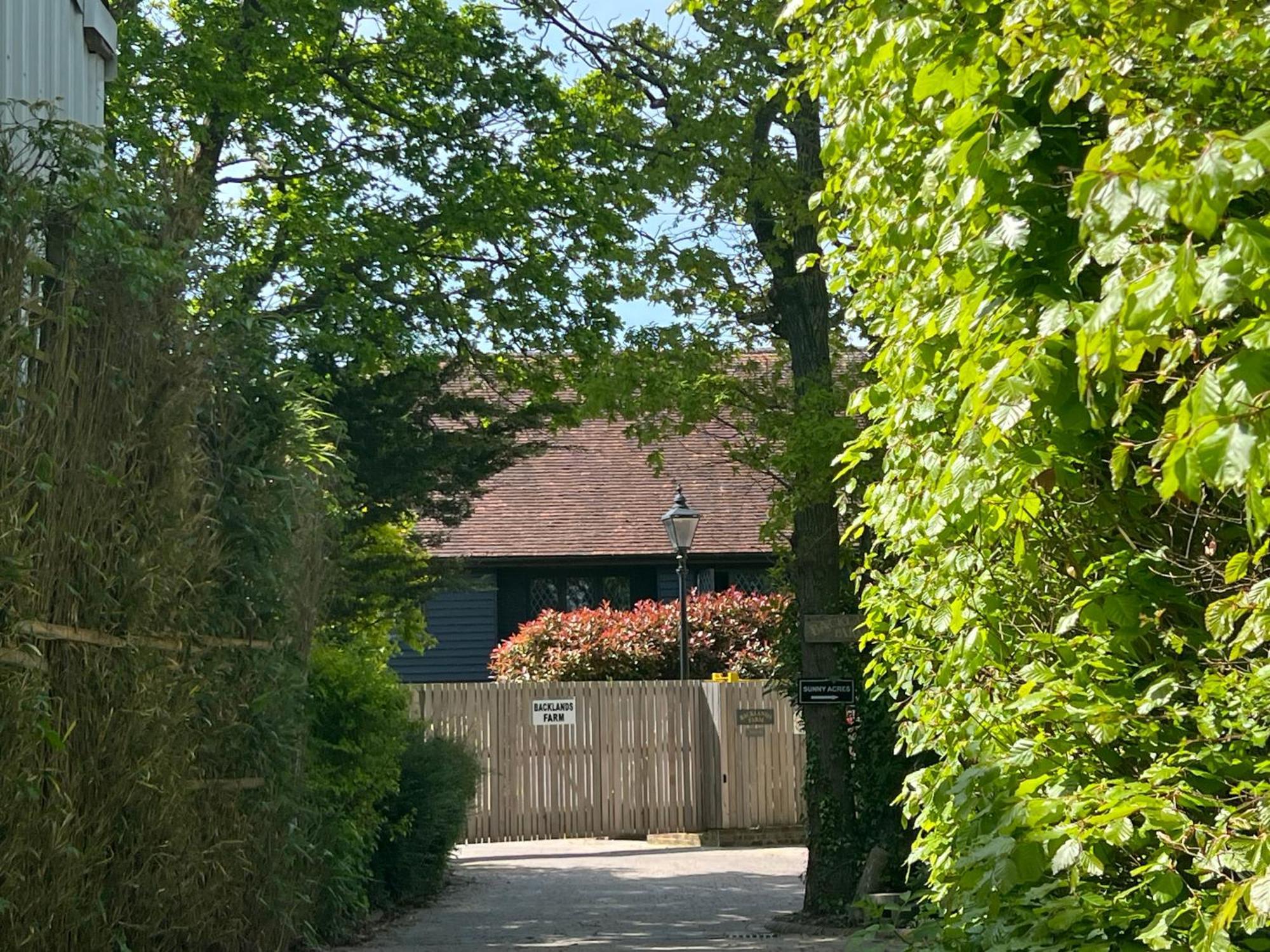 Amber Lodge Hickstead-A バージェス・ヒル エクステリア 写真
