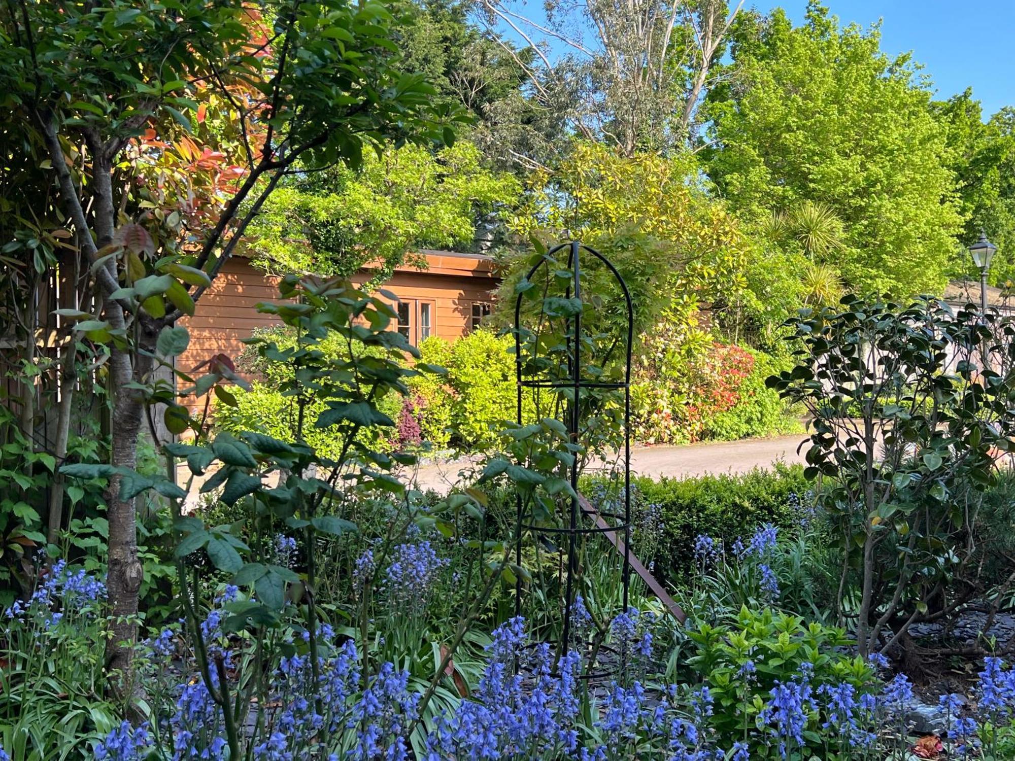 Amber Lodge Hickstead-A バージェス・ヒル エクステリア 写真
