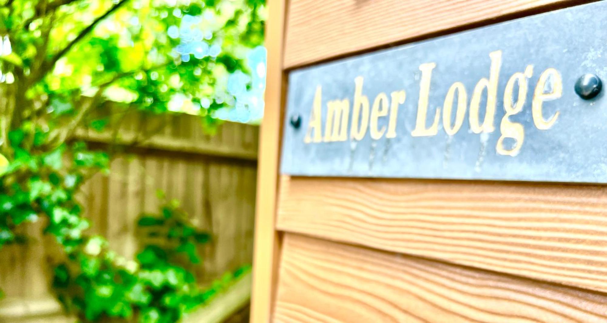 Amber Lodge Hickstead-A バージェス・ヒル エクステリア 写真