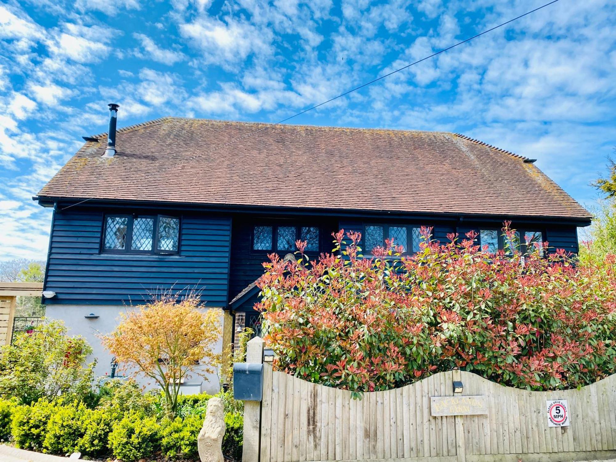 Amber Lodge Hickstead-A バージェス・ヒル エクステリア 写真
